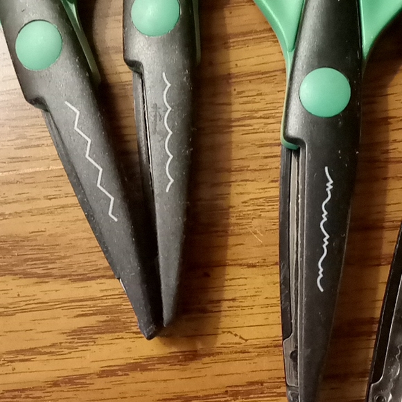 Scrapbook Paper Edgers - Picture 2 of 5